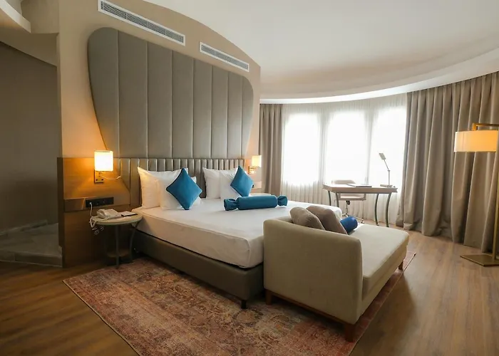 Hotel Ramada Encore By Wyndham Karatay